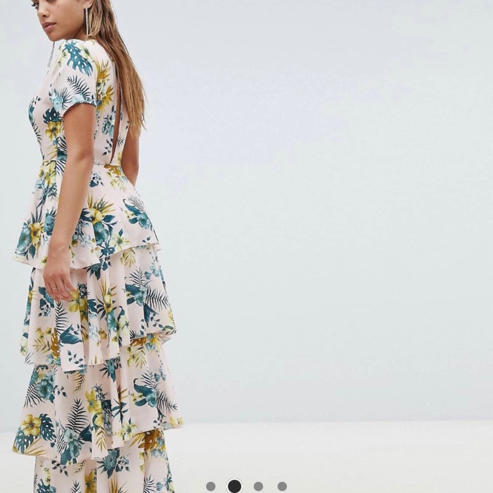 Misguided plunge layered maxi dress - Picture 2 of 5